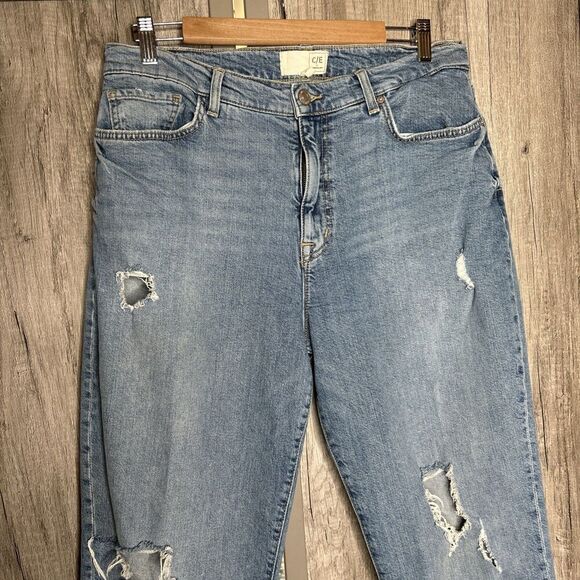C/E Current Elliott Jeans Size 30 Distressed Ripped Boyfriend Tapered Leg - Picture 2 of 9